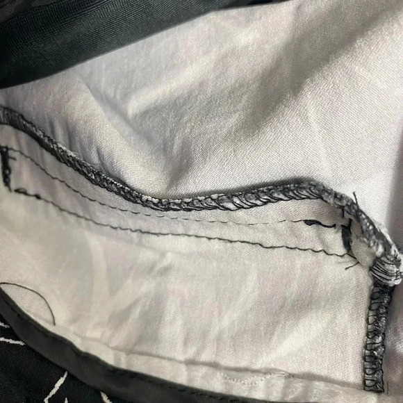 ✅ 3 for $15 ✅ Mario Serrani Italy B/W Floral print Bermuda Shorts Size 6 - Picture 4 of 8